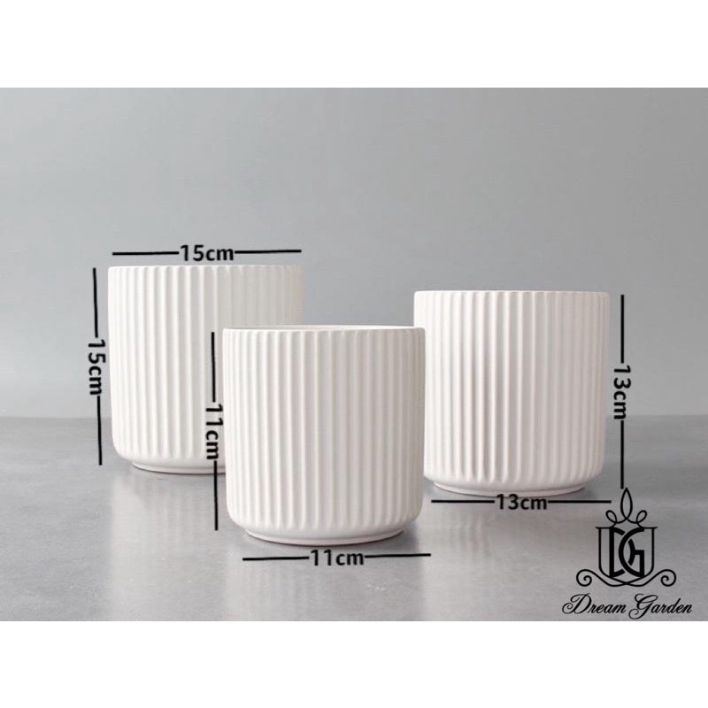 🇸🇬[SG Stock]SG Local European Style White color Vase with Pavilion pattern Dried Flower Vase|Flower Arrangement Ceramic