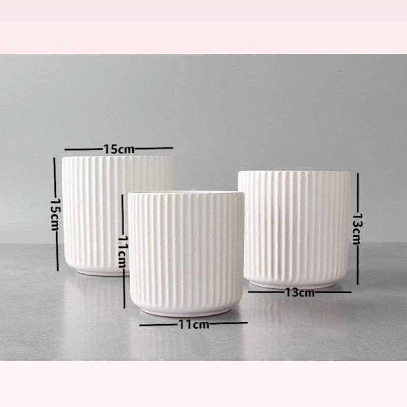 🇸🇬[SG Stock]SG Local European Style White color Vase with Pavilion pattern Dried Flower Vase|Flower Arrangement Ceramic