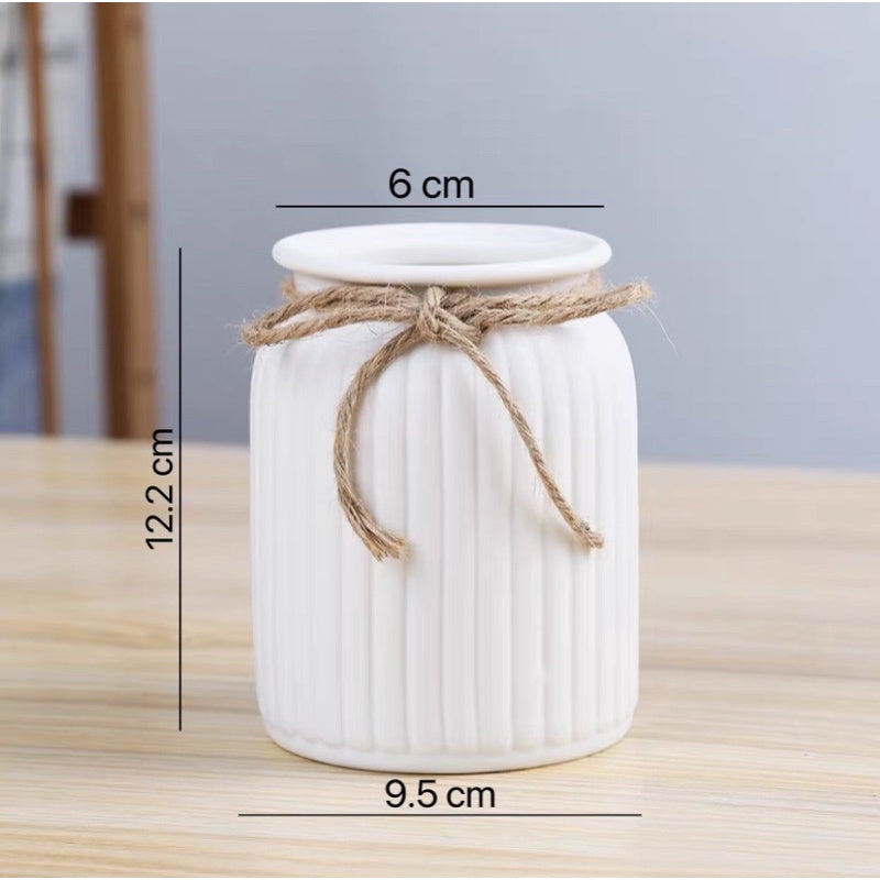 🇸🇬[SG Stock]🇸🇬White Vase preserved & dried flower vase Striped Ceramic Flowerpot | home decorations | Preserved Flowers