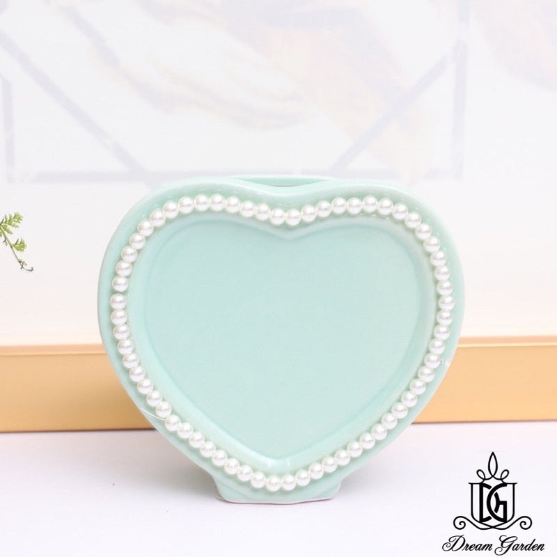🇸🇬[SG Stock]🇸🇬Nordic Instagram Style modern ceramic vase with Heart-shaped vase | home decorations | Preserved Flowers