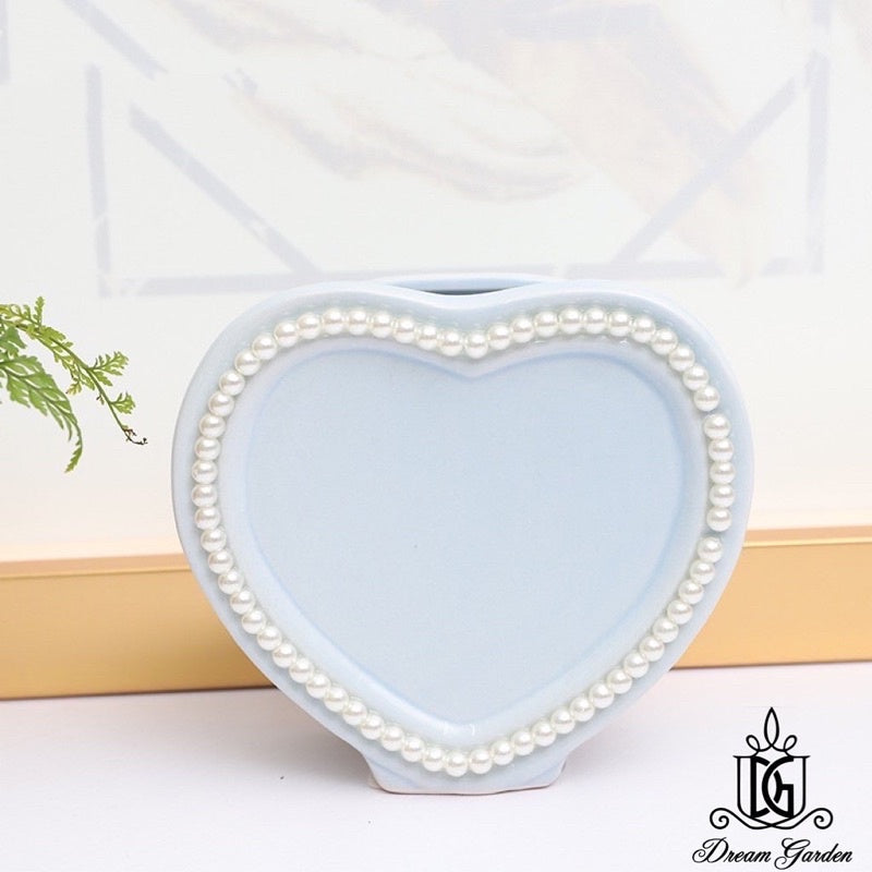 🇸🇬[SG Stock]🇸🇬Nordic Instagram Style modern ceramic vase with Heart-shaped vase | home decorations | Preserved Flowers