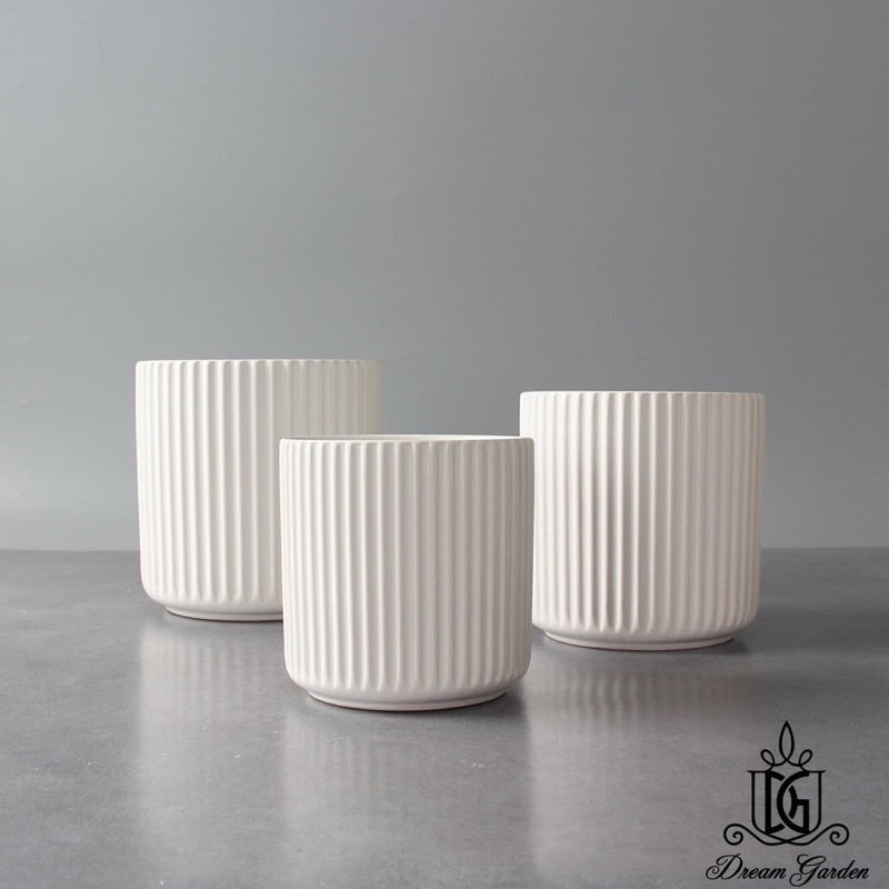 🇸🇬[SG Stock]SG Local European Style White color Vase with Pavilion pattern Dried Flower Vase|Flower Arrangement Ceramic