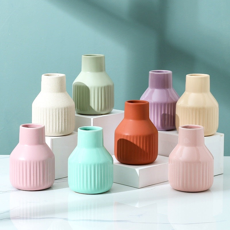 🇸🇬[SG Stock]🇸🇬Nordic Instagram Style modern ceramic vase with creative human face | home decorations | Preserved Flowers