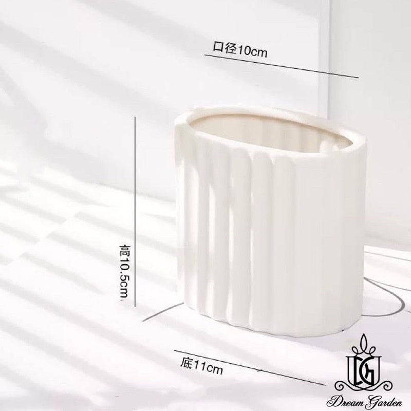 🇸🇬[SG Stock]SG Local European Style White color Vase with Pavilion pattern Dried Flower Vase|Flower Arrangement Ceramic