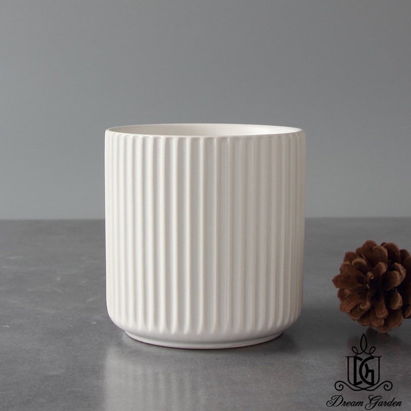 🇸🇬[SG Stock]SG Local European Style White color Vase with Pavilion pattern Dried Flower Vase|Flower Arrangement Ceramic