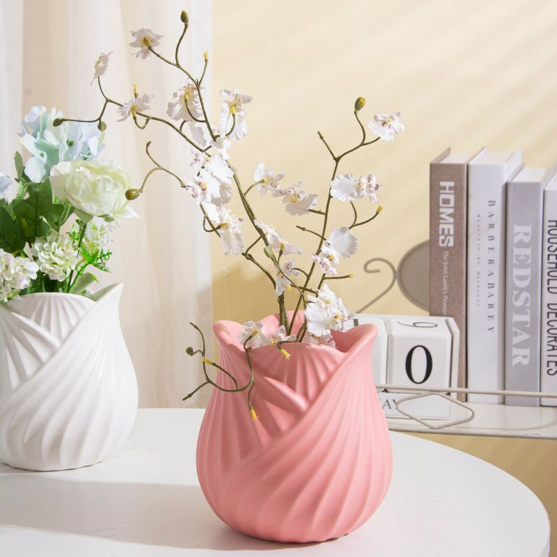 [SG Stock] Tulip ceramic flower  vase nordic simple flower pot living room flower arrangement creative home decoration