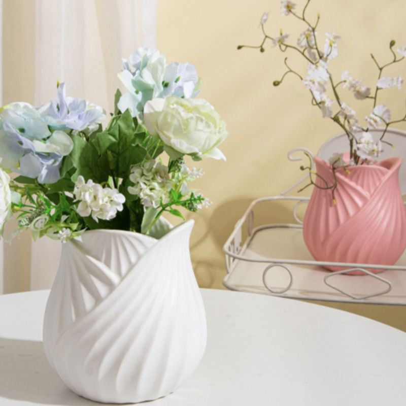 [SG Stock] Tulip ceramic flower  vase nordic simple flower pot living room flower arrangement creative home decoration