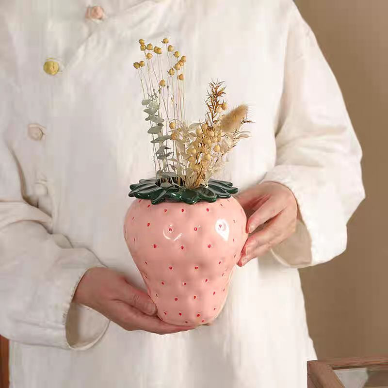 🇸🇬[SG Stock]Strawberry Ceramic Vase Flower Pot Living Decoration Small Flower Vase