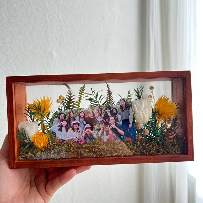 Wooden photo frames decorated with dried flowers, | DreamGarden SG