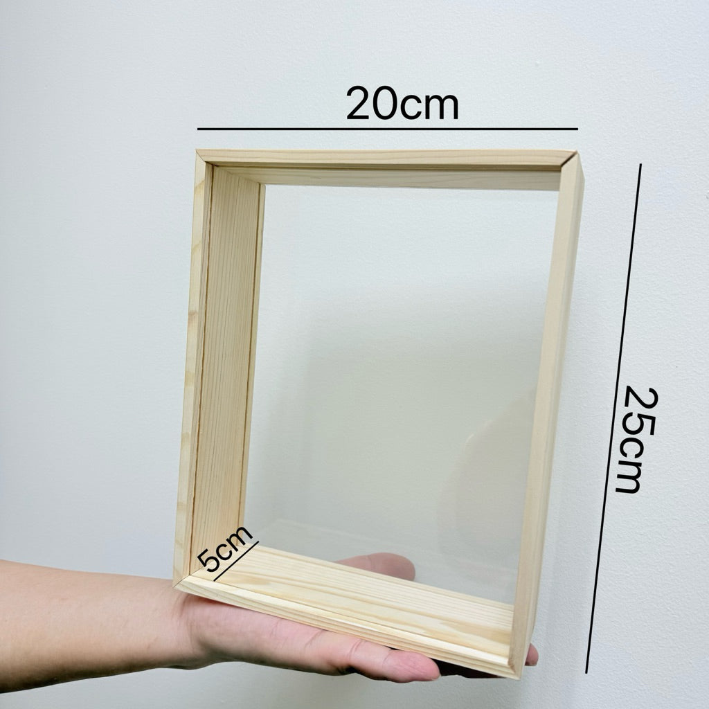 Wooden photo frames decorated with dried flowers, | DreamGarden SG
