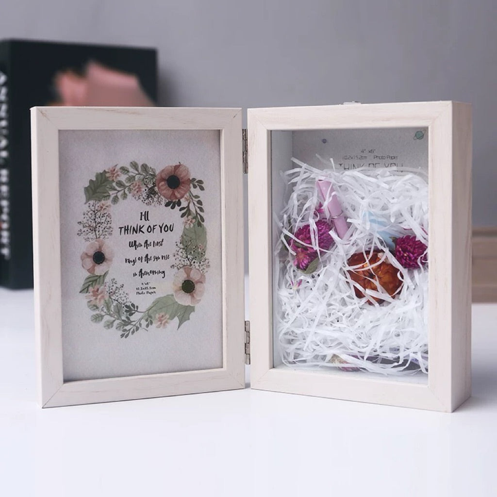 [SG stock ]Folding Photo Frame, Wooden photo frames decorated with dried flowers, preserved flower frame