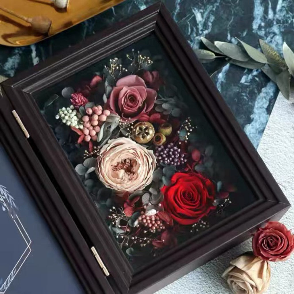 [SG stock ]Folding Photo Frame, Wooden photo frames decorated with dried flowers, preserved flower frame