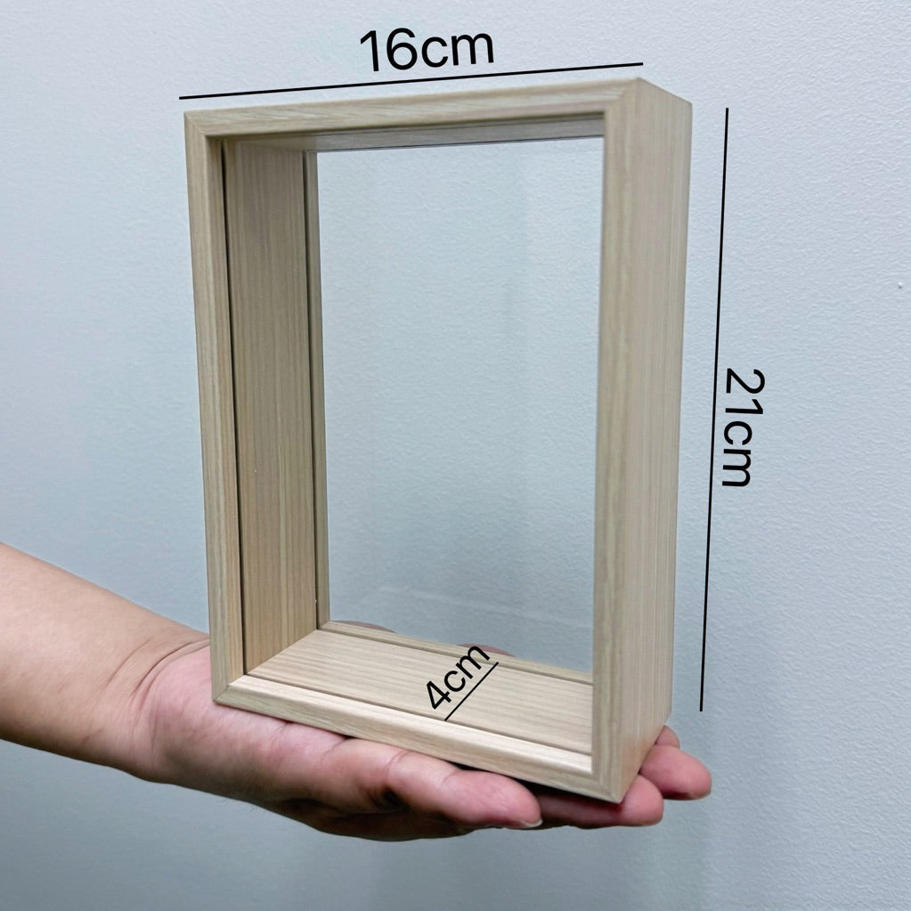 Wooden photo frames decorated with dried flowers, | DreamGarden SG
