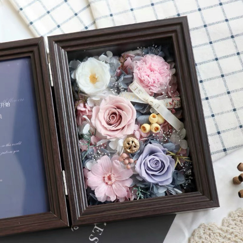 [SG stock ]Folding Photo Frame, Wooden photo frames decorated with dried flowers, preserved flower frame